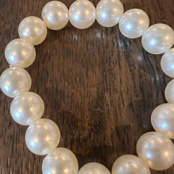 🛍️2/$10🛍️ Set of 3 Stretch Beaded Bracelets Rosettes Mint and Pearl tone - Picture 4 of 4